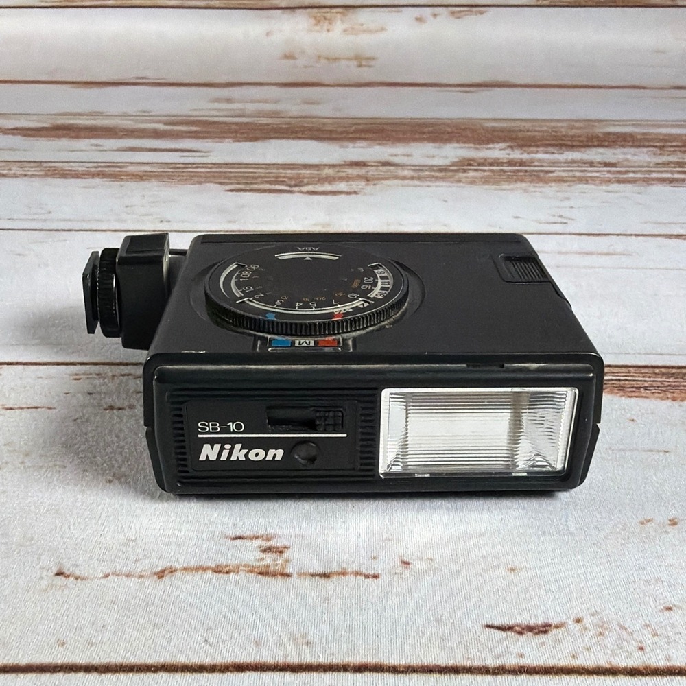 Nikon SB-10 Speedlight Electronic Flash Vintage ISO Hot Shoe Untested For Parts